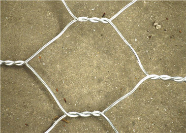 Il reticolato leggero/PVC della protezione di Rockfall ha ricoperto la maglia della parete del gabbione