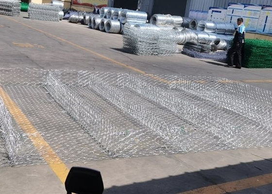 2.2mm  Gabion Mattress Wire Channel hanno saldato Mesh Gabions For Flood Control