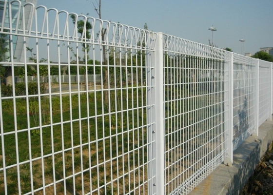 Il PVC verde ha ricoperto la doppia recinzione della cima di rotolo del ciclo moderna