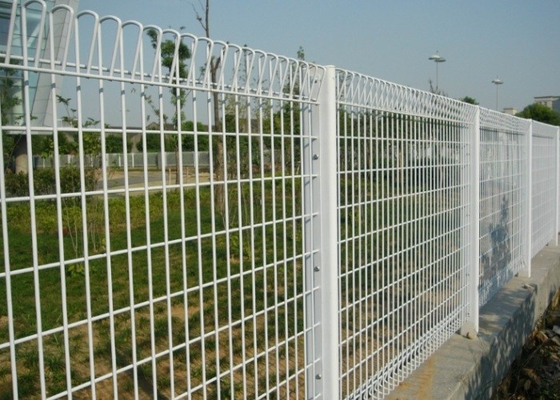 la cima di rotolo di larghezza di 3m Mesh Fencing Dark Green Pvc ha ricoperto per sicurezza e la segretezza