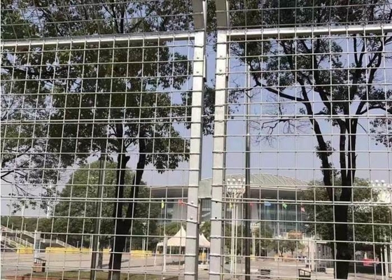 Anti cima di rotolo di altezza di corrosione 2m che recinta la superficie rivestita verde scuro del PVC
