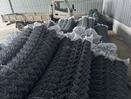 Griglia di protezione da cadute di roccia flessibile che fornisce soluzioni di barriera per ridurre al minimo i rischi di cadute di roccia sui pendii e sulle strade